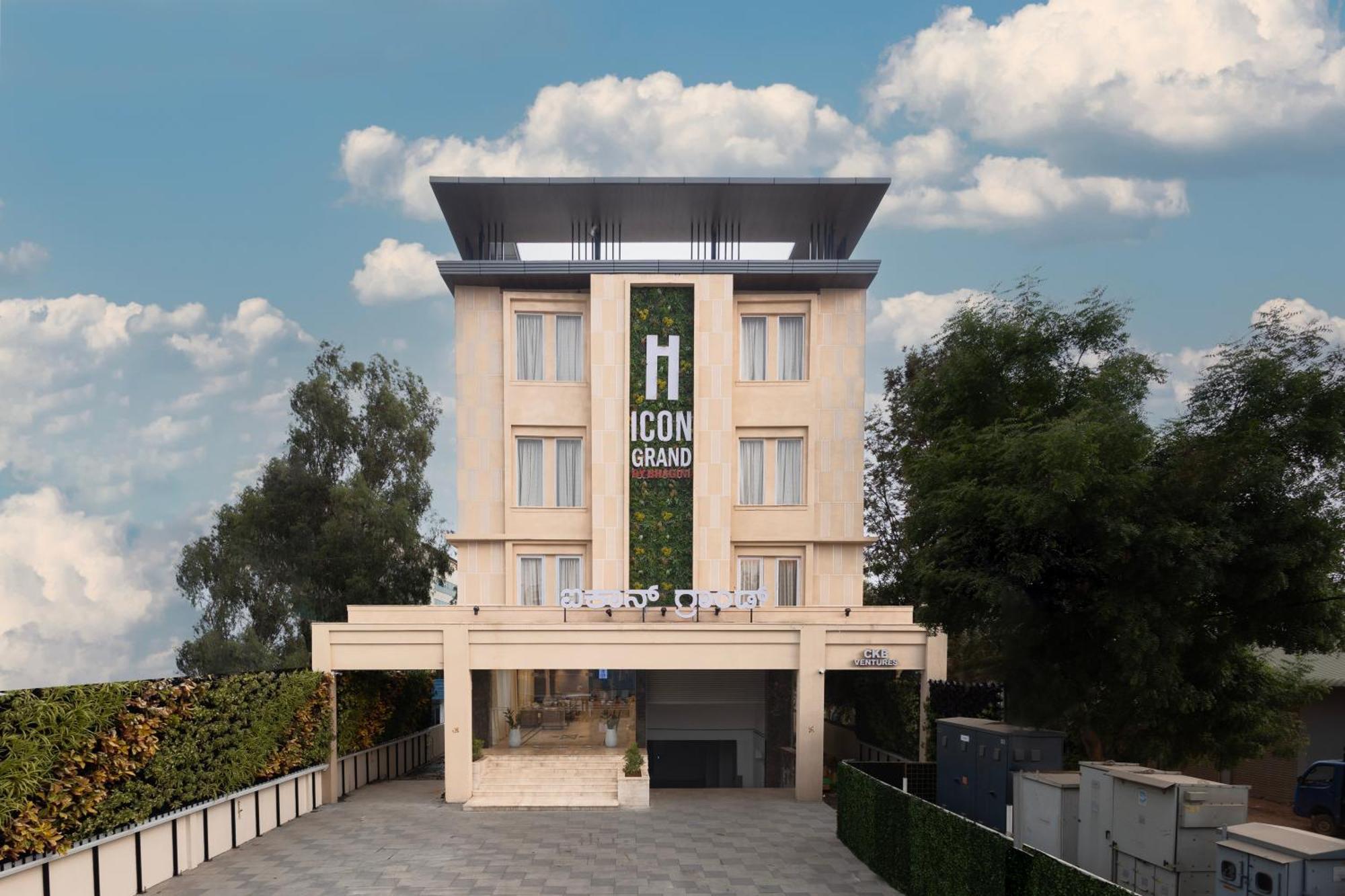 Icon Grand Hotel By Bhagini Bangalore Exteriör bild