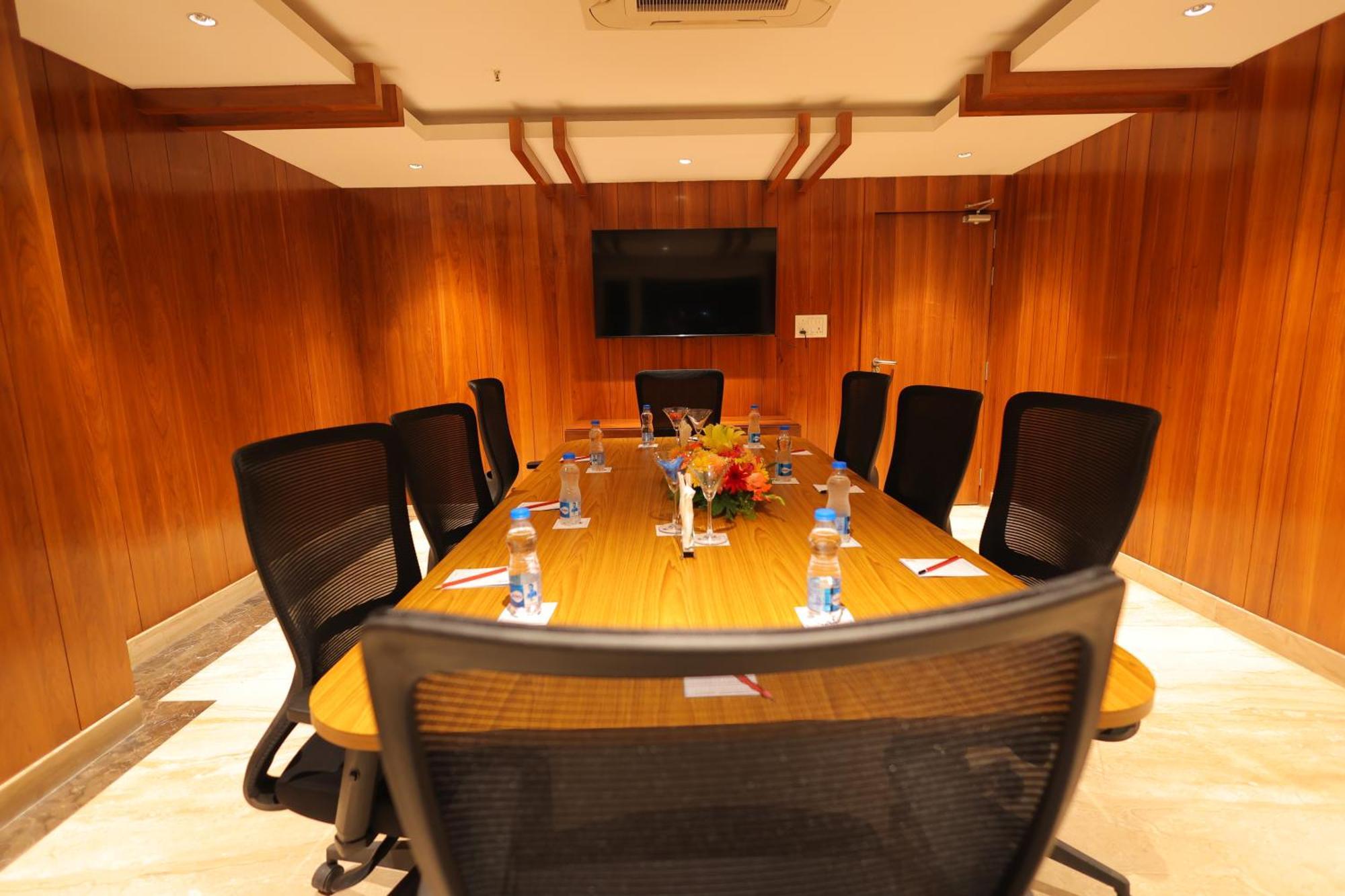 Icon Grand Hotel By Bhagini Bangalore Exteriör bild