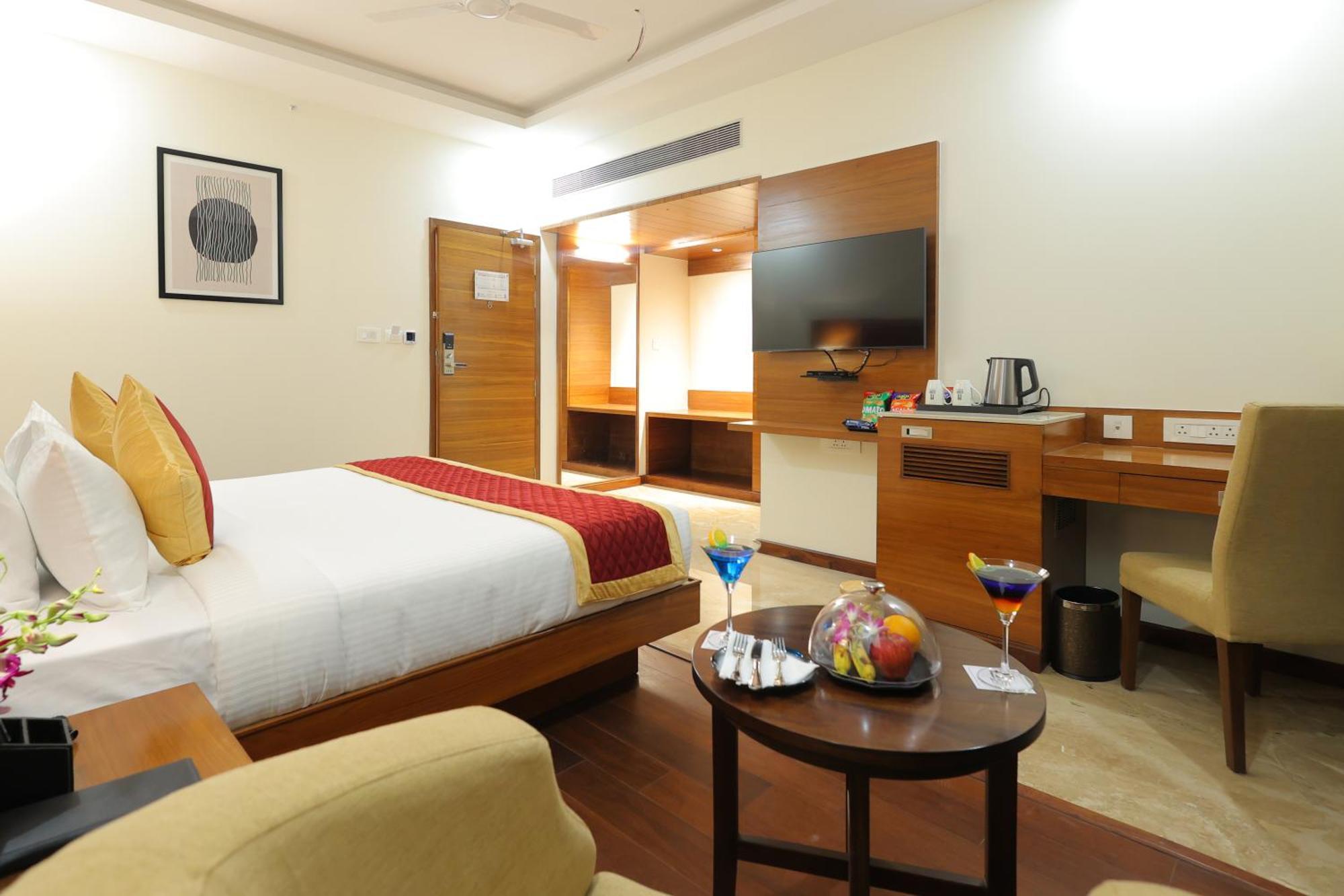 Icon Grand Hotel By Bhagini Bangalore Exteriör bild