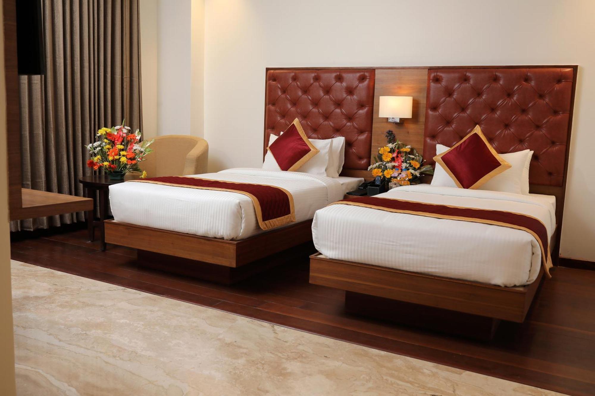 Icon Grand Hotel By Bhagini Bangalore Exteriör bild