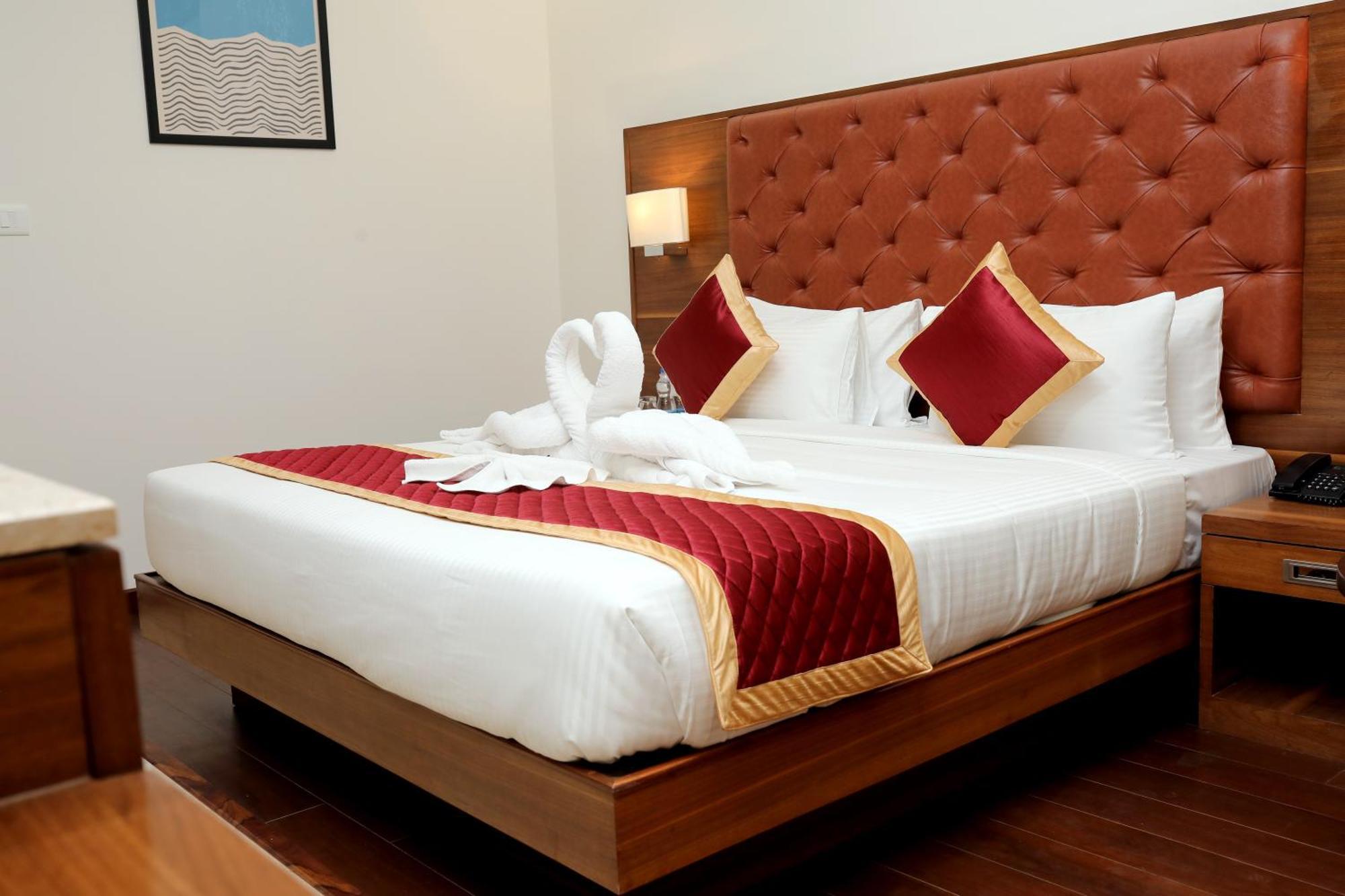 Icon Grand Hotel By Bhagini Bangalore Exteriör bild