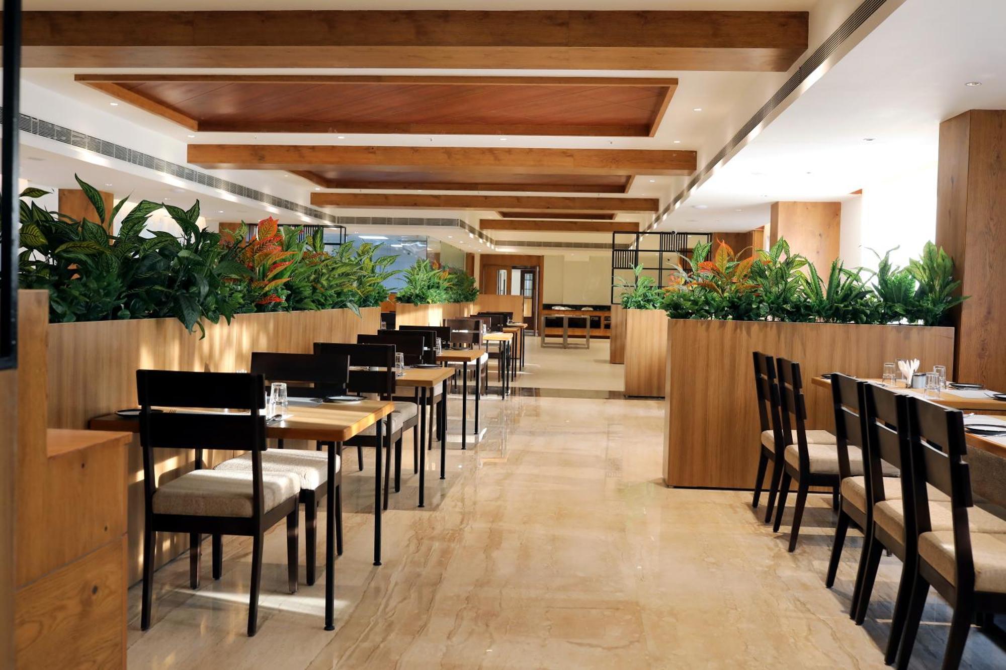 Icon Grand Hotel By Bhagini Bangalore Exteriör bild